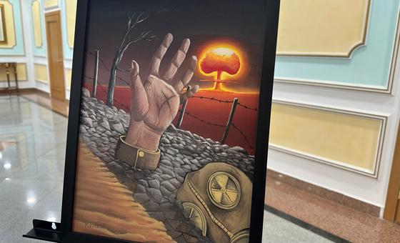 哈萨克斯坦艺术家兼无核世界活动家卡里普别克·库尤科夫的画作，以其对核武器使用时辐射危险的真实描绘令人震撼。